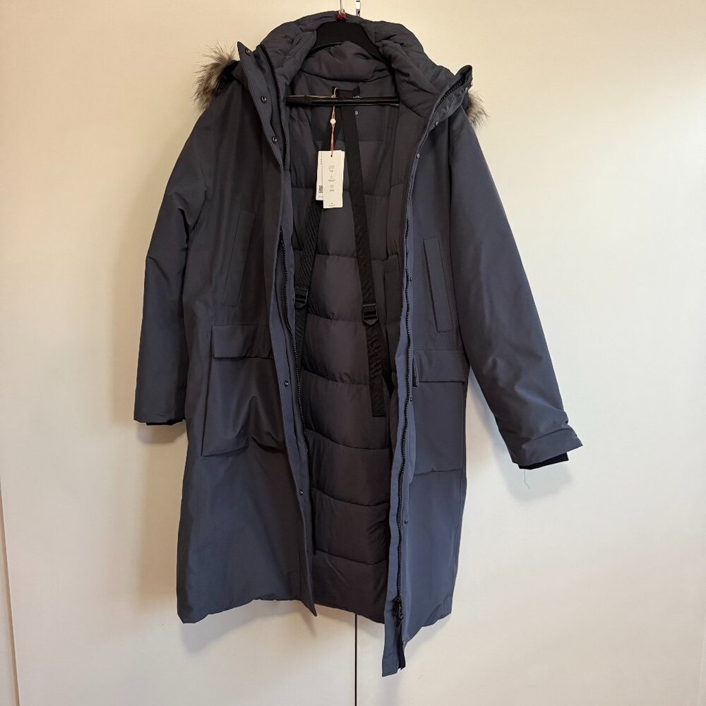 Quince Responsible Down Hooded Long Parka (Women / XL / Carbon Grey) - Picture 4 of 12
